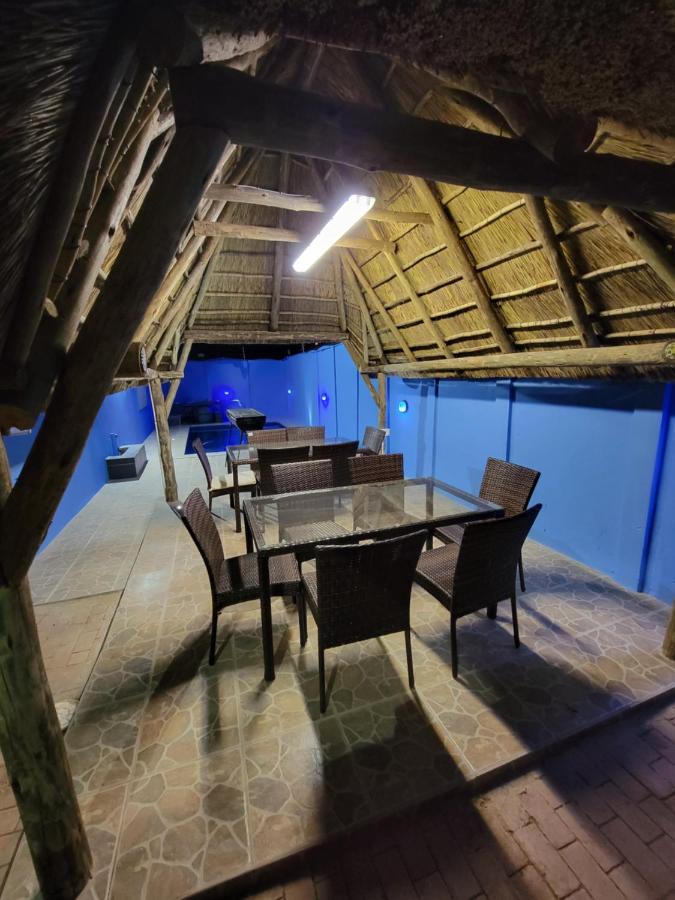 La-Nuel Guest Lodge Боксбург Экстерьер фото